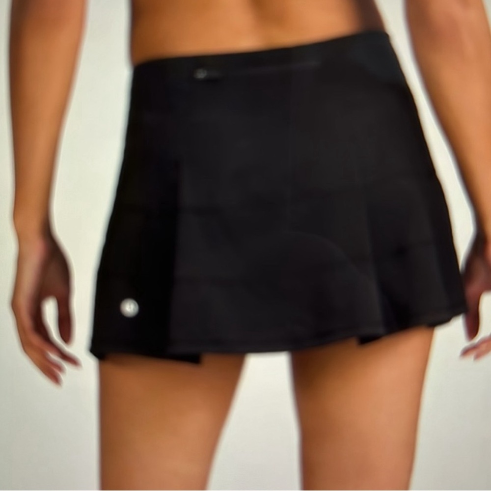 Lululemon skirt. Size 4. Black.